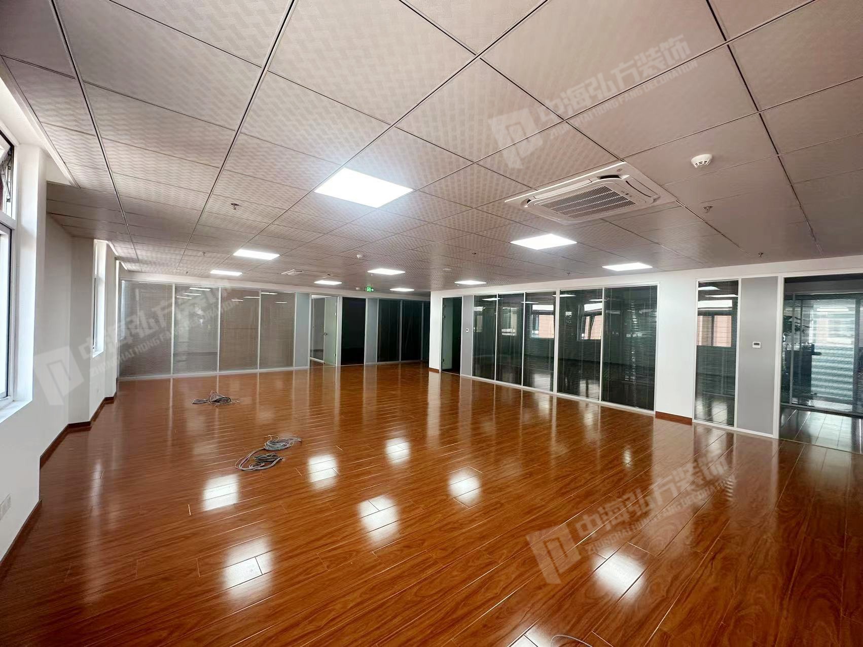 東一辦公室裝修完工實(shí)景圖(圖3)
